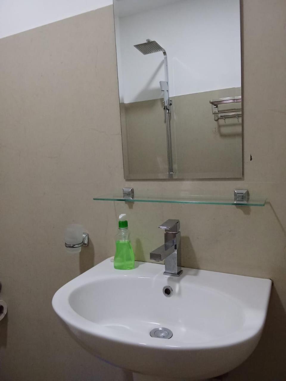 Отель Urban Breeze Kundasale Экстерьер фото
